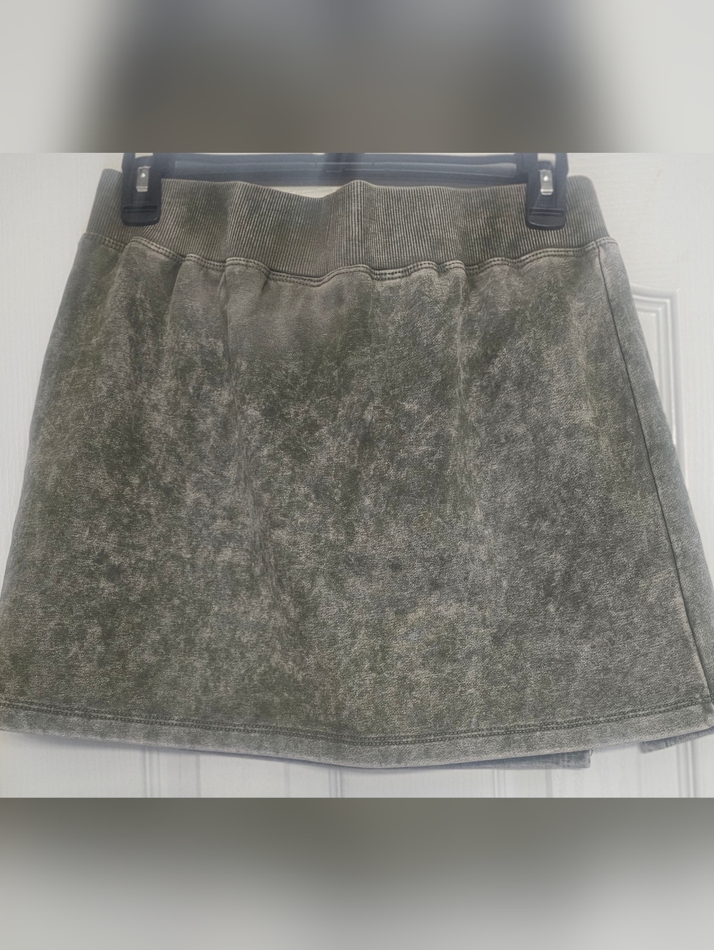 NWT..Pungdra branded gray/olive washed skort features a high-waisted design Med - Picture 4 of 10